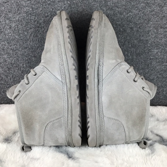 UGG Light Gray Suede Chukka Boots Size 8 - Picture 3 of 9
